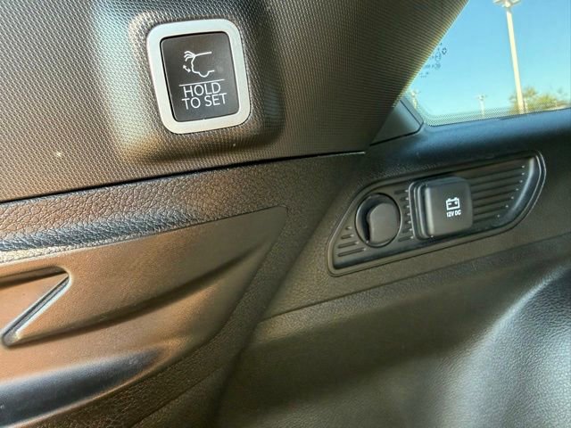 Used 2024 Jeep Grand Cherokee Limited image 32