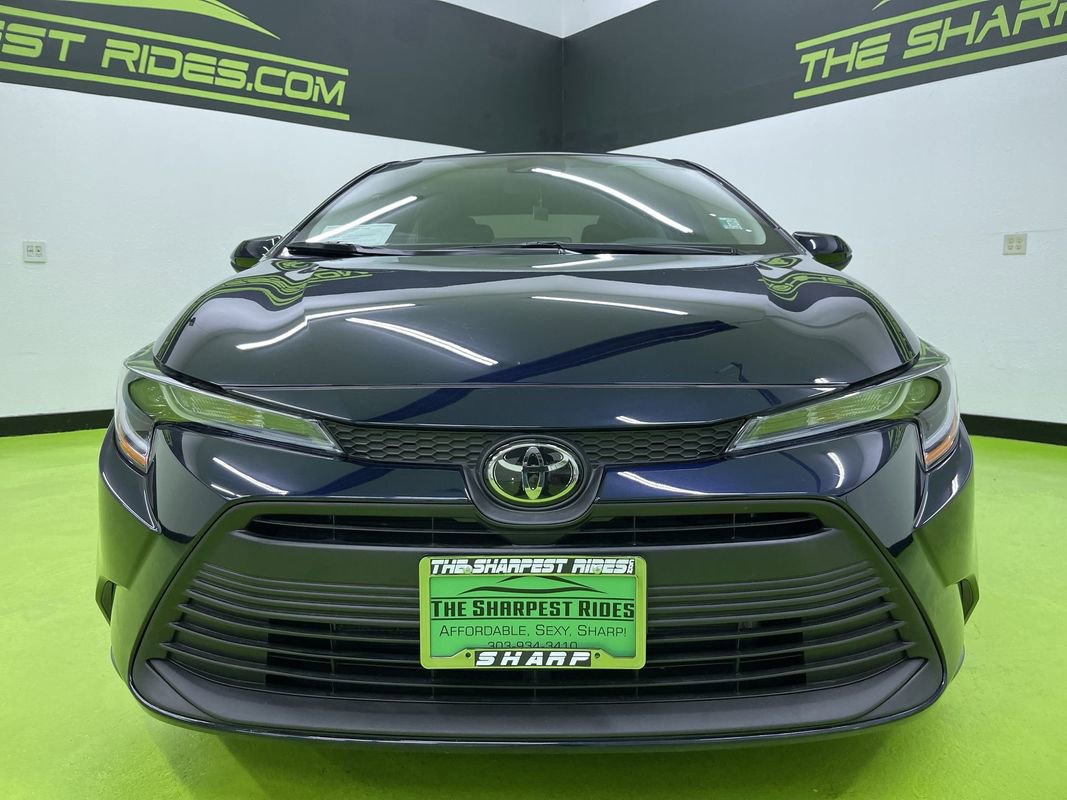 Used 2025 Toyota Corolla LE image 3