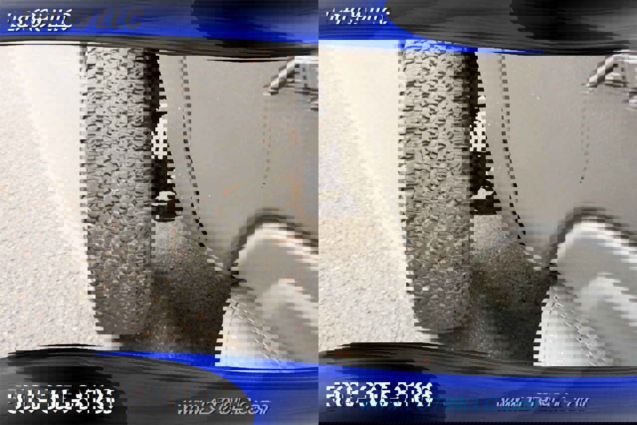 Used 2002 Chevrolet Avalanche 4x4 w/ North Face Edition image 4