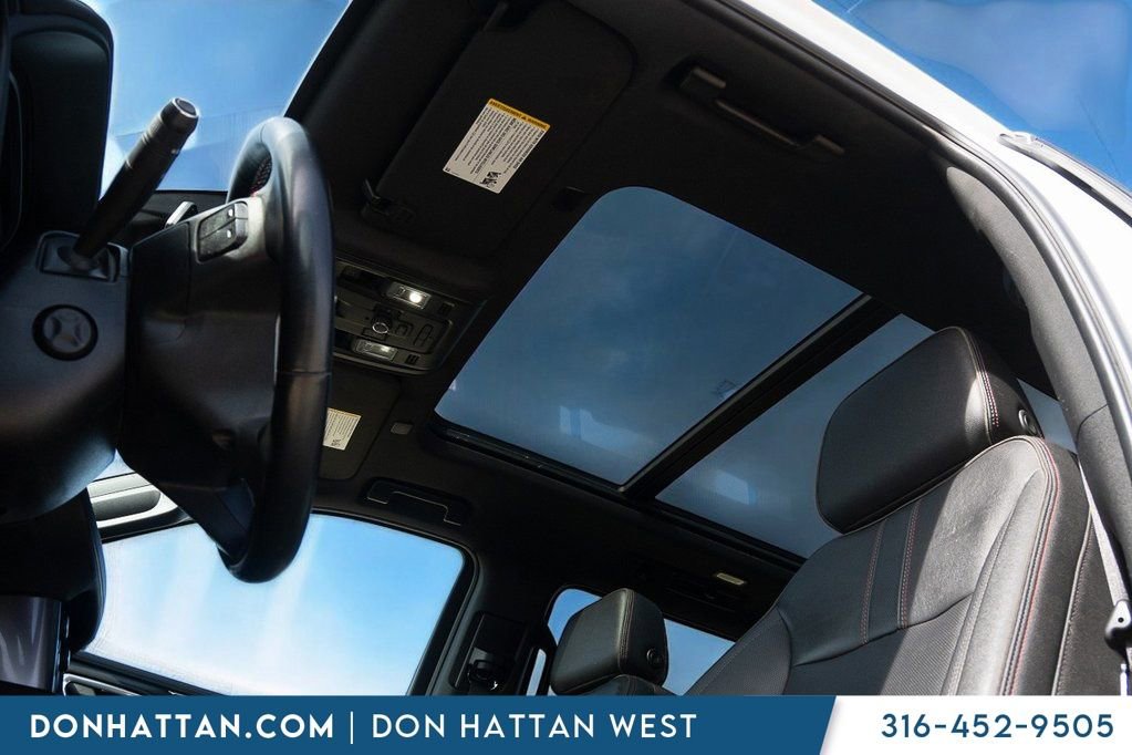 Used 2023 Chevrolet Suburban RST w/ Luxury Package AWD/4WD image 19