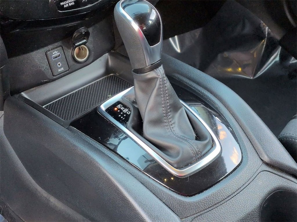 Used 2017 Nissan Rogue S image 15