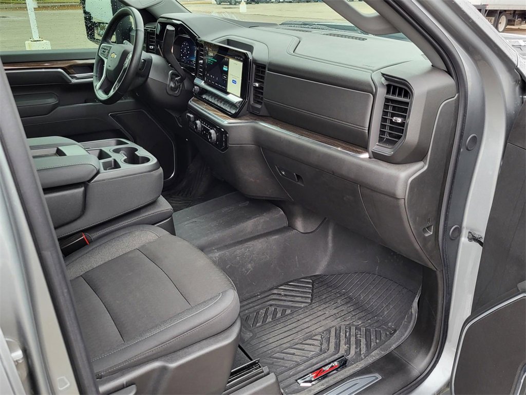 Used 2025 Chevrolet Silverado 2500 LT w/ Texas Edition image 9