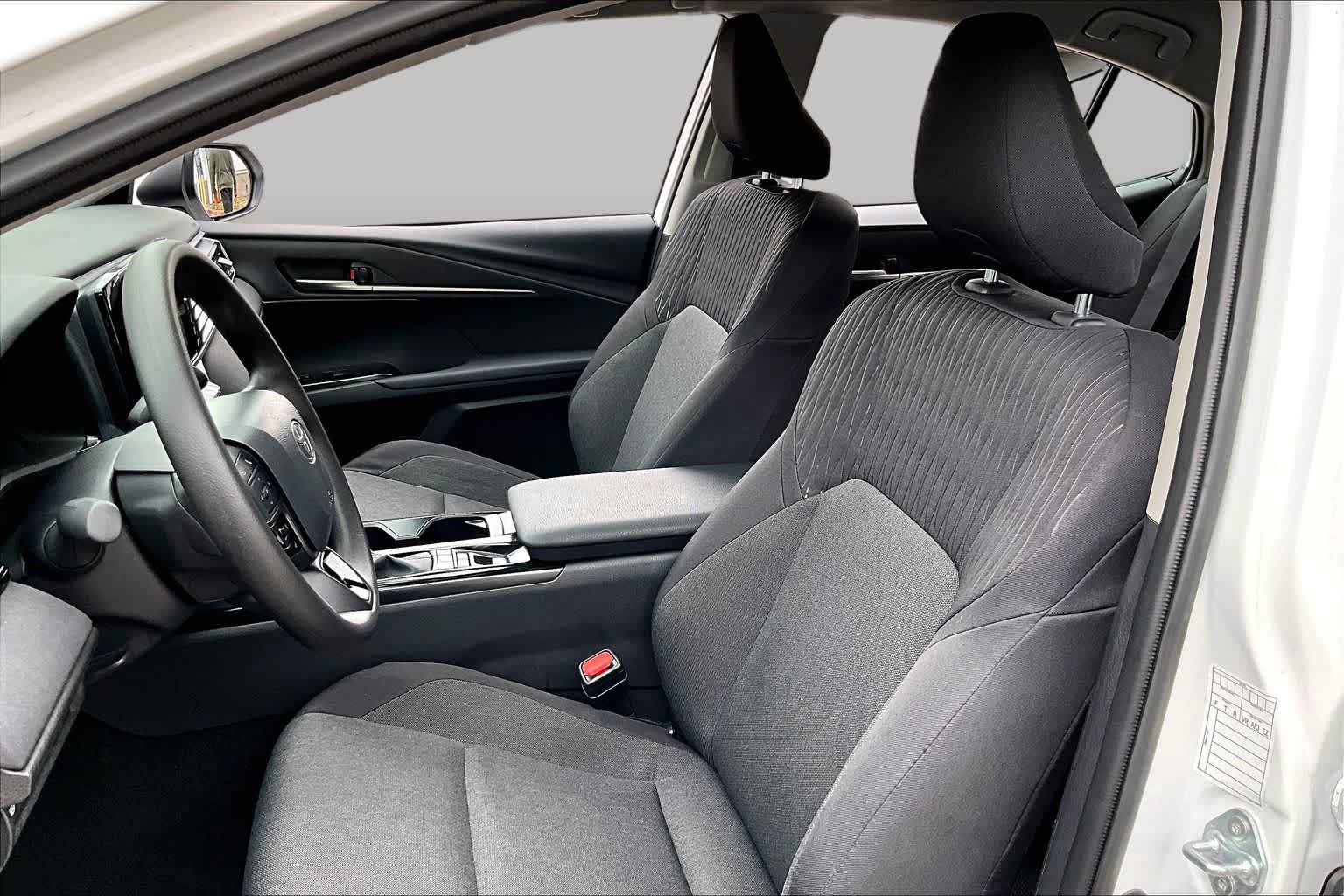 Used 2026 Toyota Camry LE FWD image 8