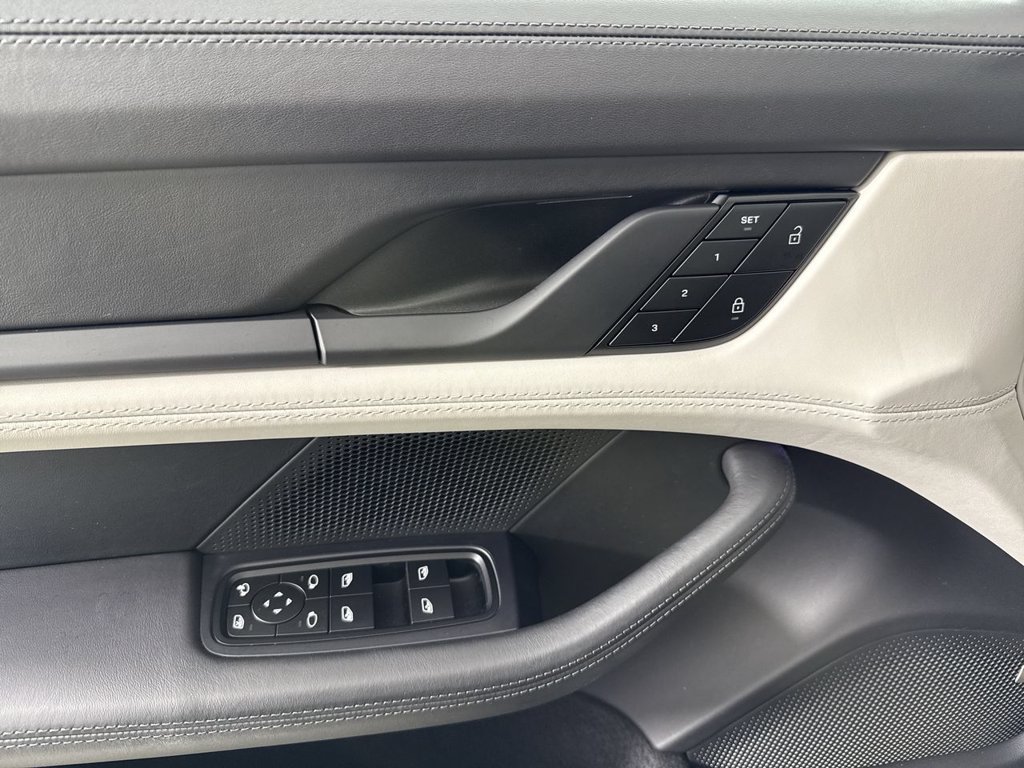 Certified 2023 Porsche Taycan 4S AWD/4WD image 34