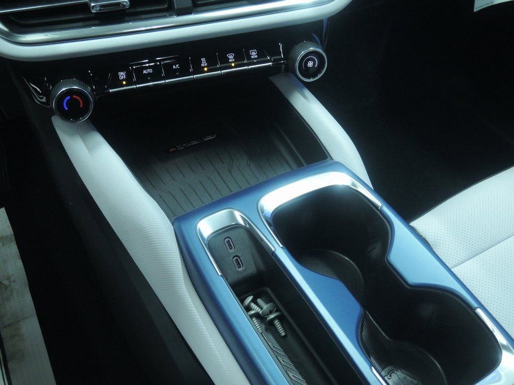 New 2026 Chevrolet Equinox EV LT AWD/4WD image 19