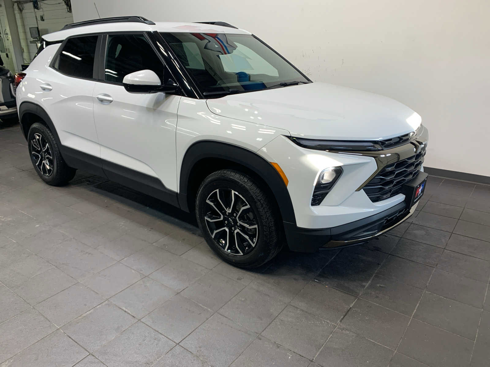 Used 2024 Chevrolet TrailBlazer ACTIV w/ Driver Confidence Package image 2