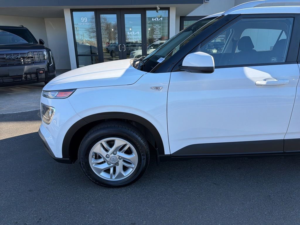 Used 2020 Hyundai Venue SEL image 10