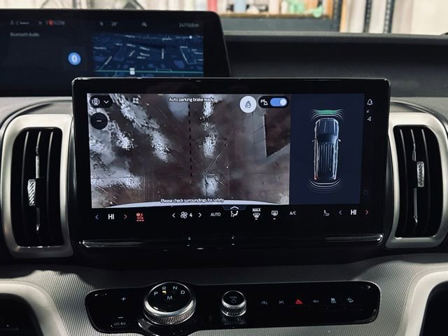 Used 2025 Ford Expedition Active image 53