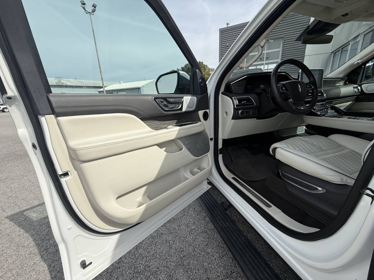 Used 2020 Lincoln Navigator L Black Label image 11