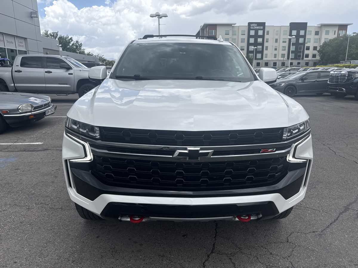 Used 2022 Chevrolet Suburban Z71 w/ Luxury Package AWD/4WD image 3