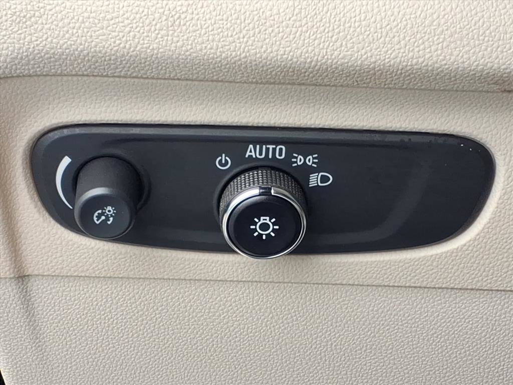 Used 2021 Buick Envision Essence w/ Technology Package I image 24