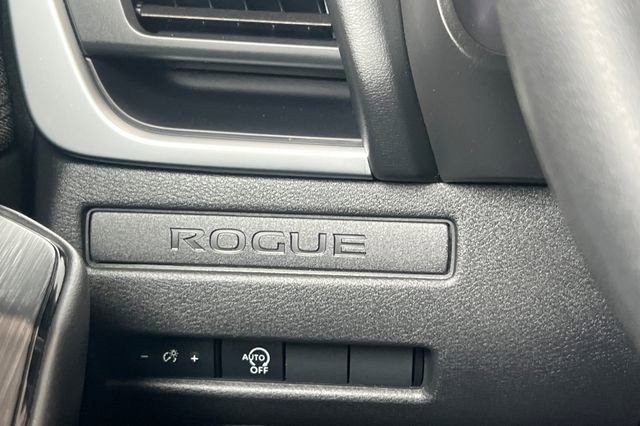 Used 2023 Nissan Rogue S image 35