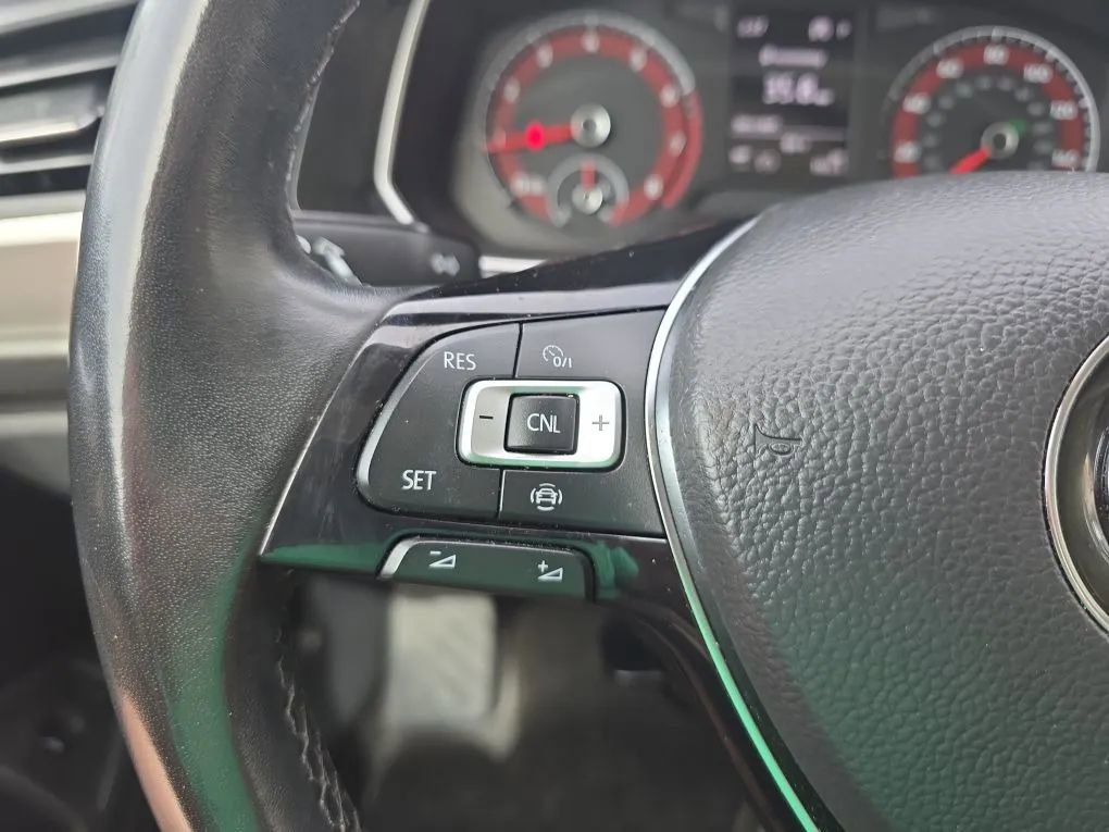 Used 2019 Volkswagen Jetta SE w/ Cold Weather Package image 19