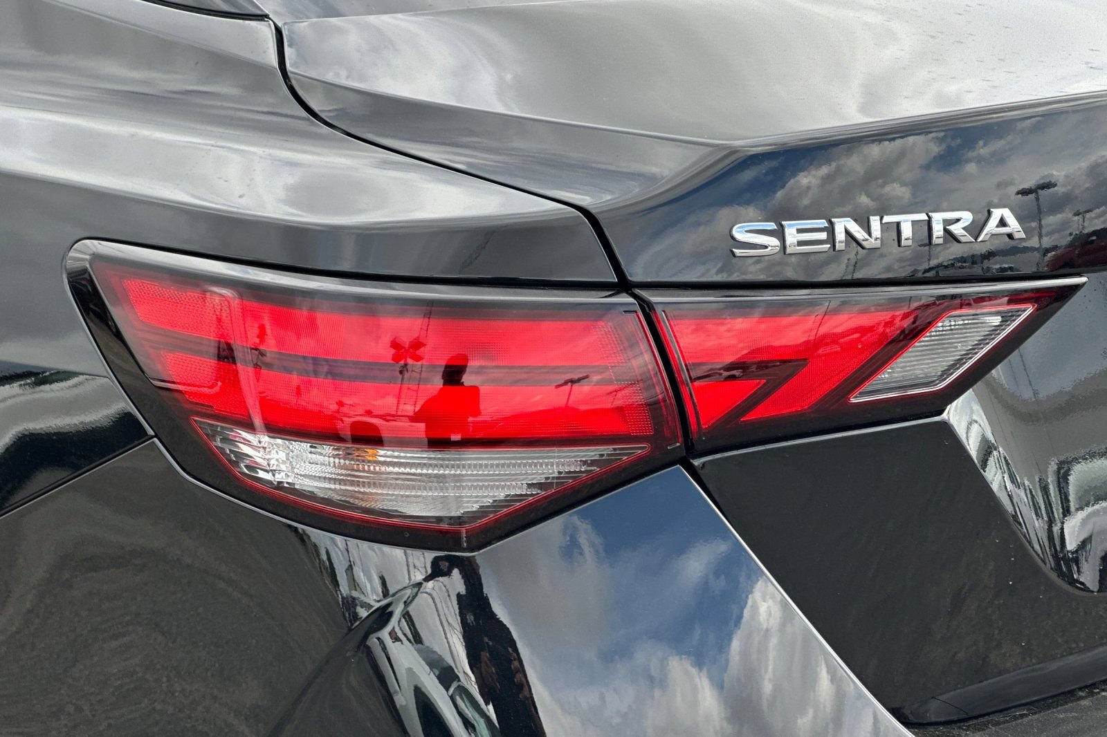 Used 2025 Nissan Sentra S FWD image 20