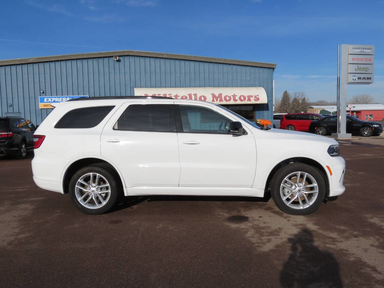 Used 2024 Dodge Durango GT AWD/4WD image 1