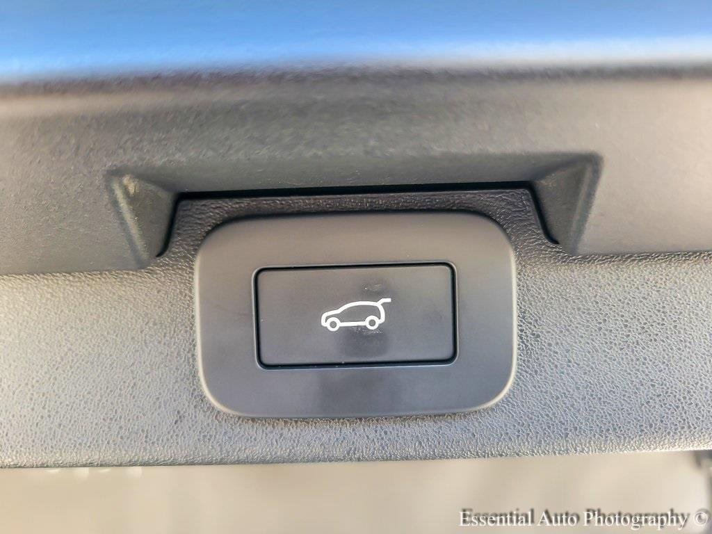 Used 2024 Land Rover Discovery Dynamic SE image 23