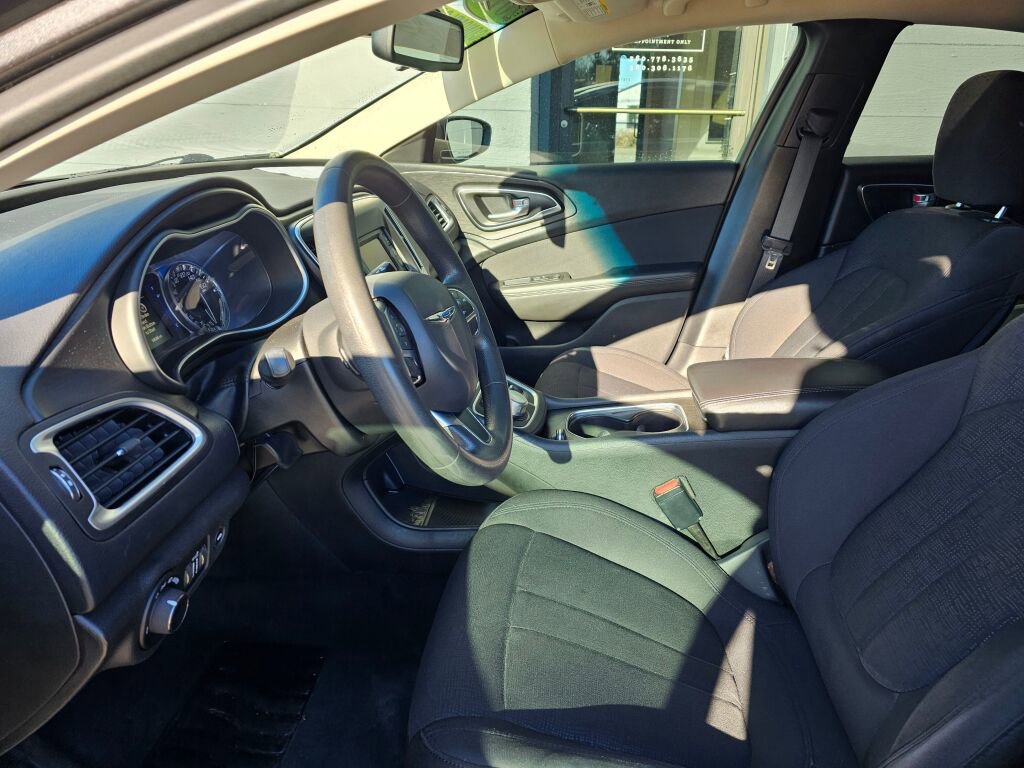 Used 2015 Chrysler 200 LX FWD image 18