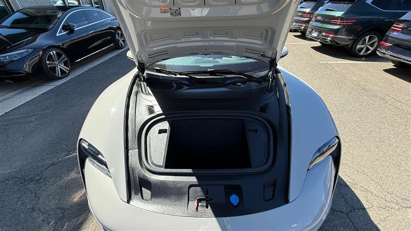 Used 2023 Porsche Taycan image 33