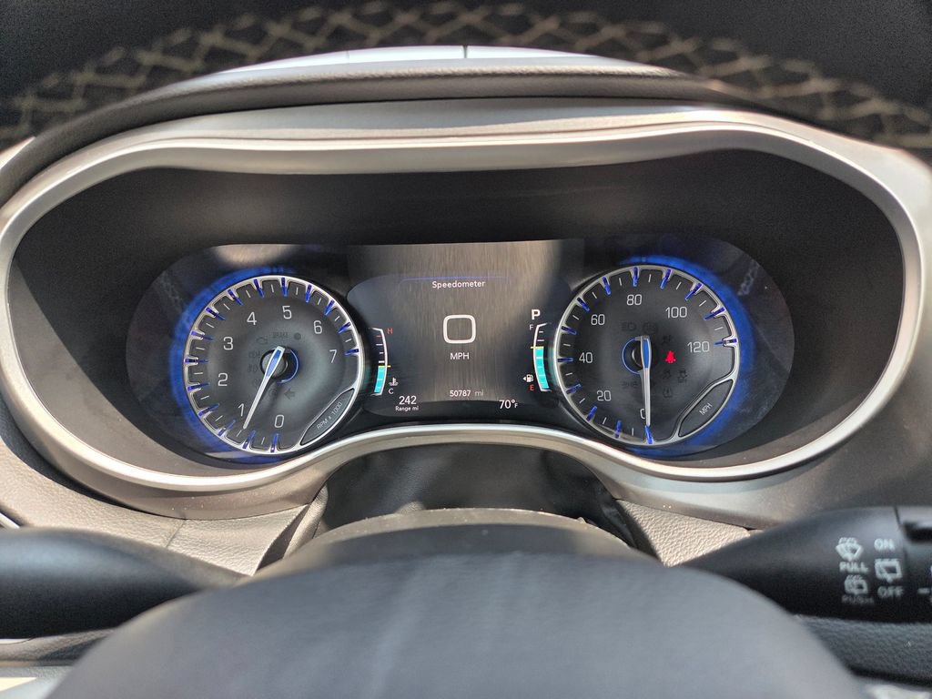 Used 2024 Chrysler Pacifica Touring-L FWD image 25