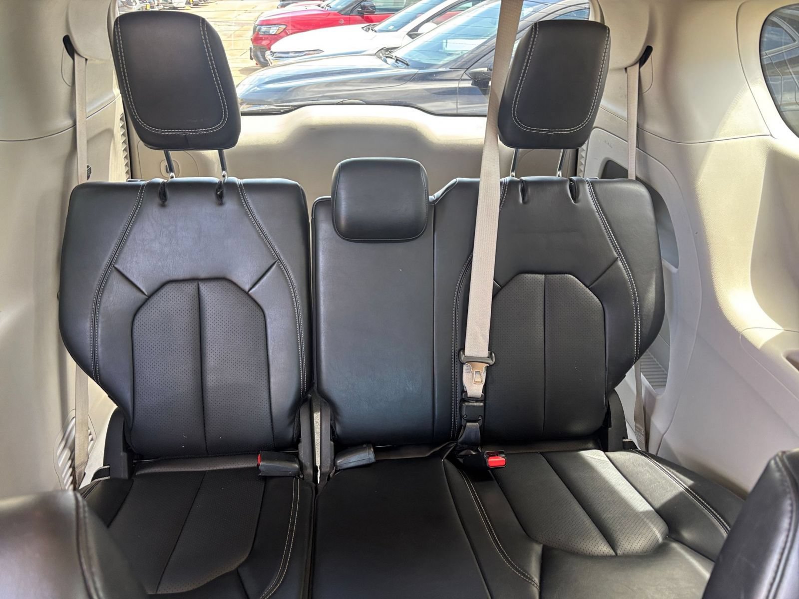 Used 2024 Chrysler Pacifica Touring-L FWD image 30