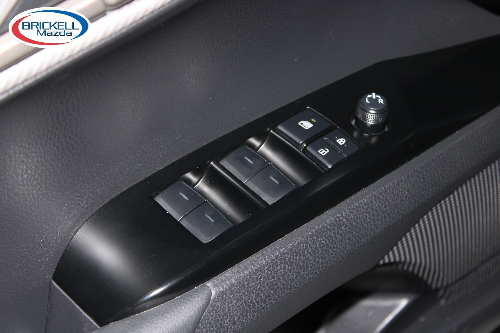 Used 2025 Toyota Camry SE FWD image 12