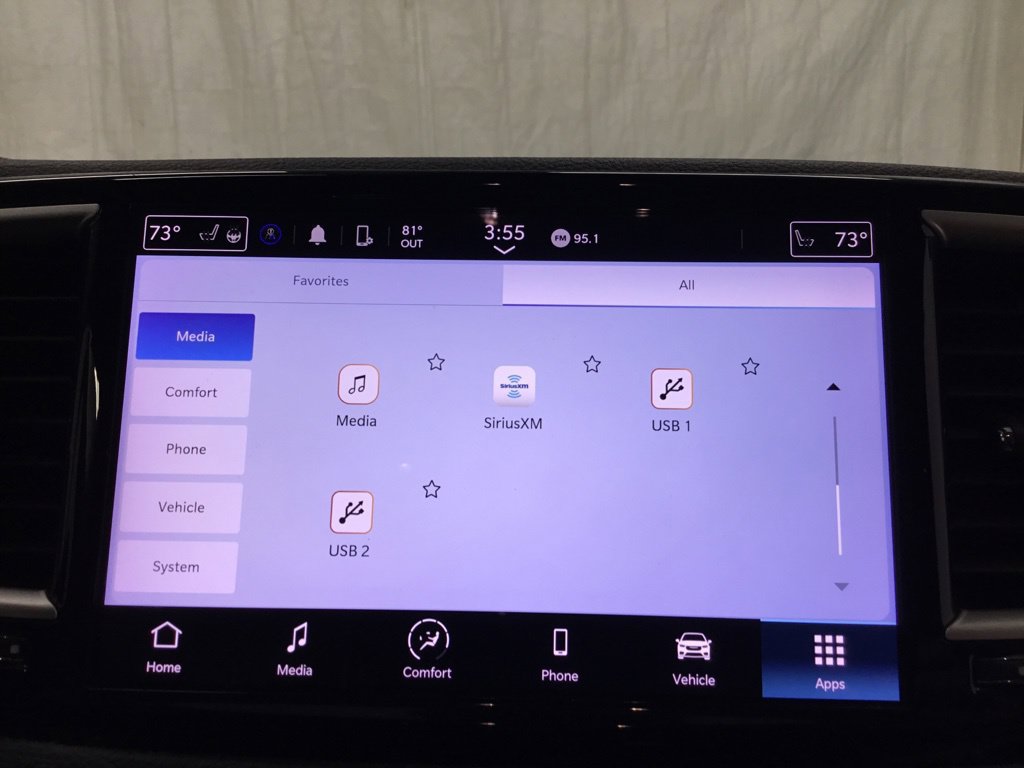 Used 2023 Chrysler Pacifica Touring-L AWD/4WD image 28