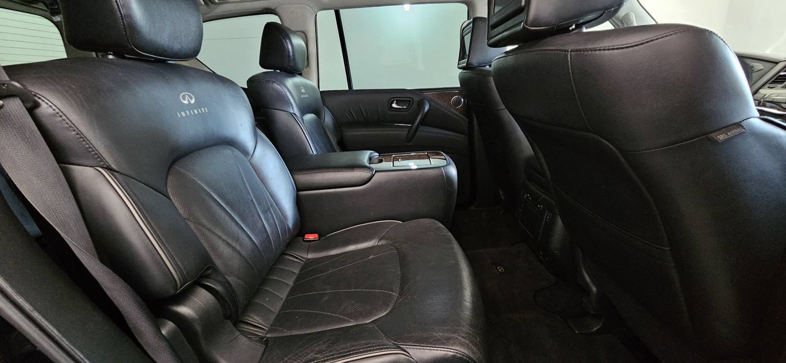 Used 2012 INFINITI QX56 4WD w/ Deluxe Touring Pkg image 17