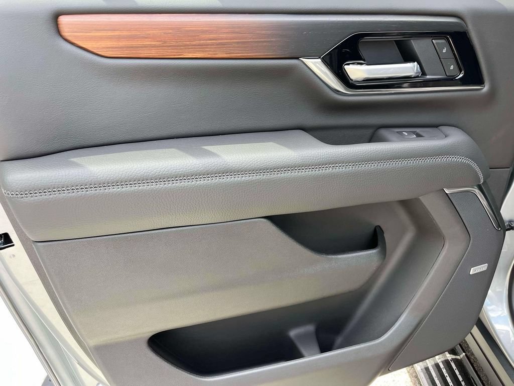 New 2026 GMC Yukon XL Denali w/ Sun & Power Step Package AWD/4WD image 15