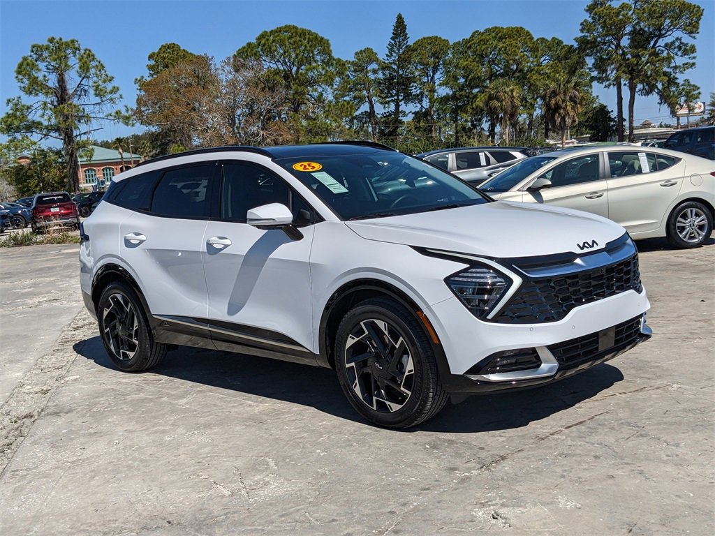 Certified 2025 Kia Sportage SX image 3