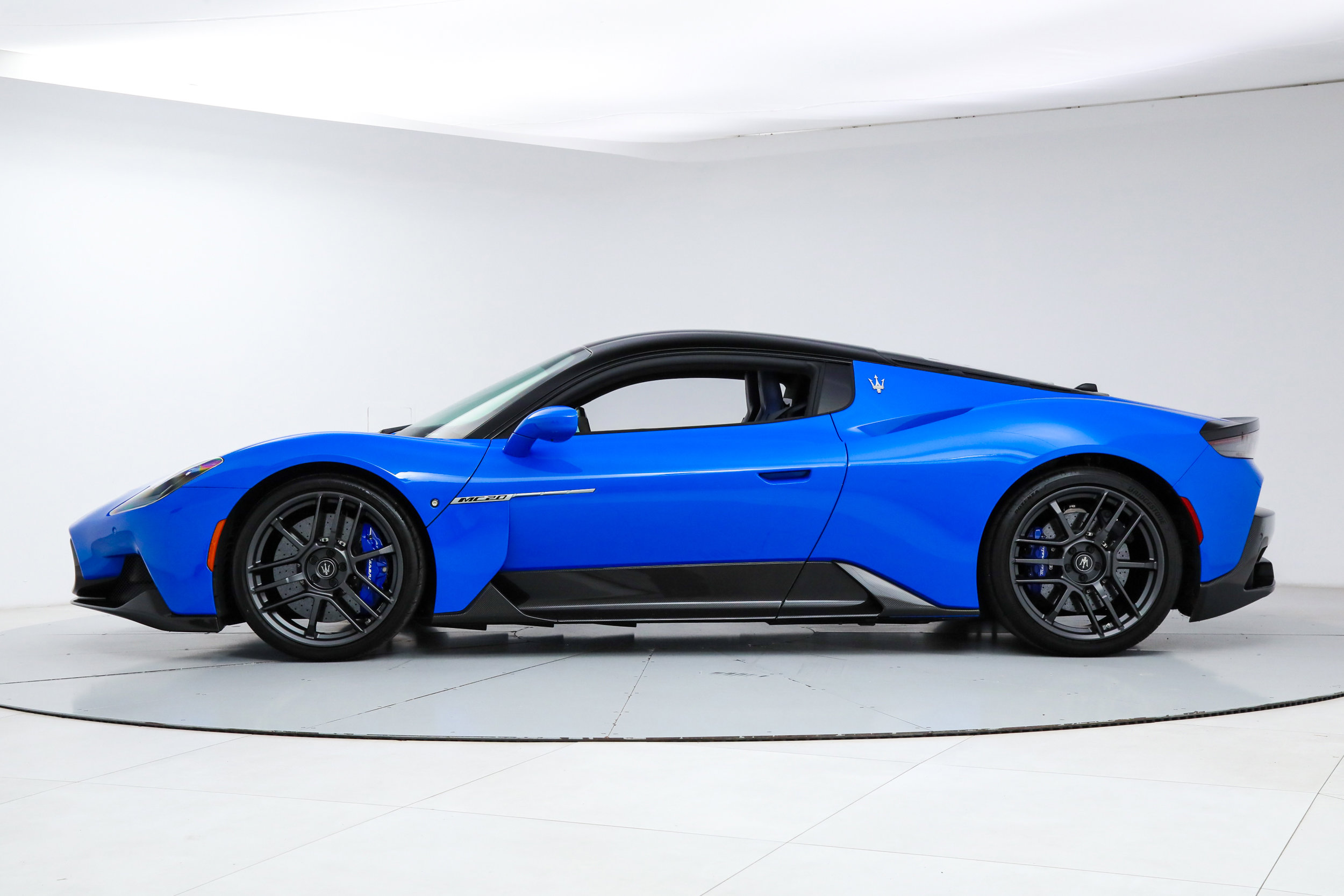 Certified 2022 Maserati MC20 Coupe RWD image 2