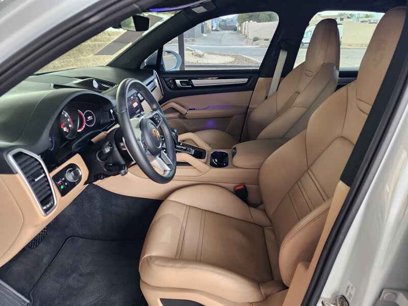 Used 2022 Porsche Cayenne Platinum Edition AWD/4WD image 26