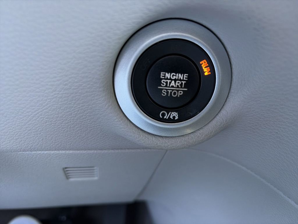 Used 2020 Chrysler Pacifica Touring-L image 22