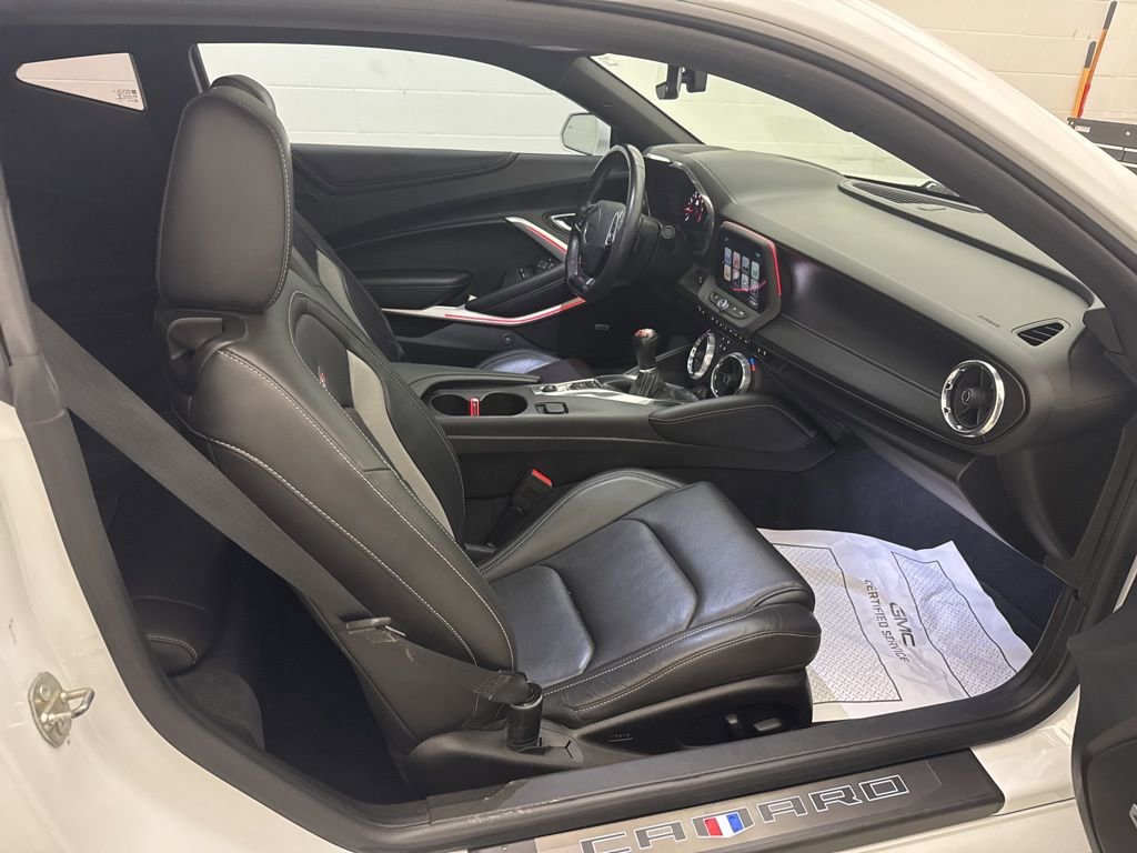 Used 2018 Chevrolet Camaro SS RWD image 43