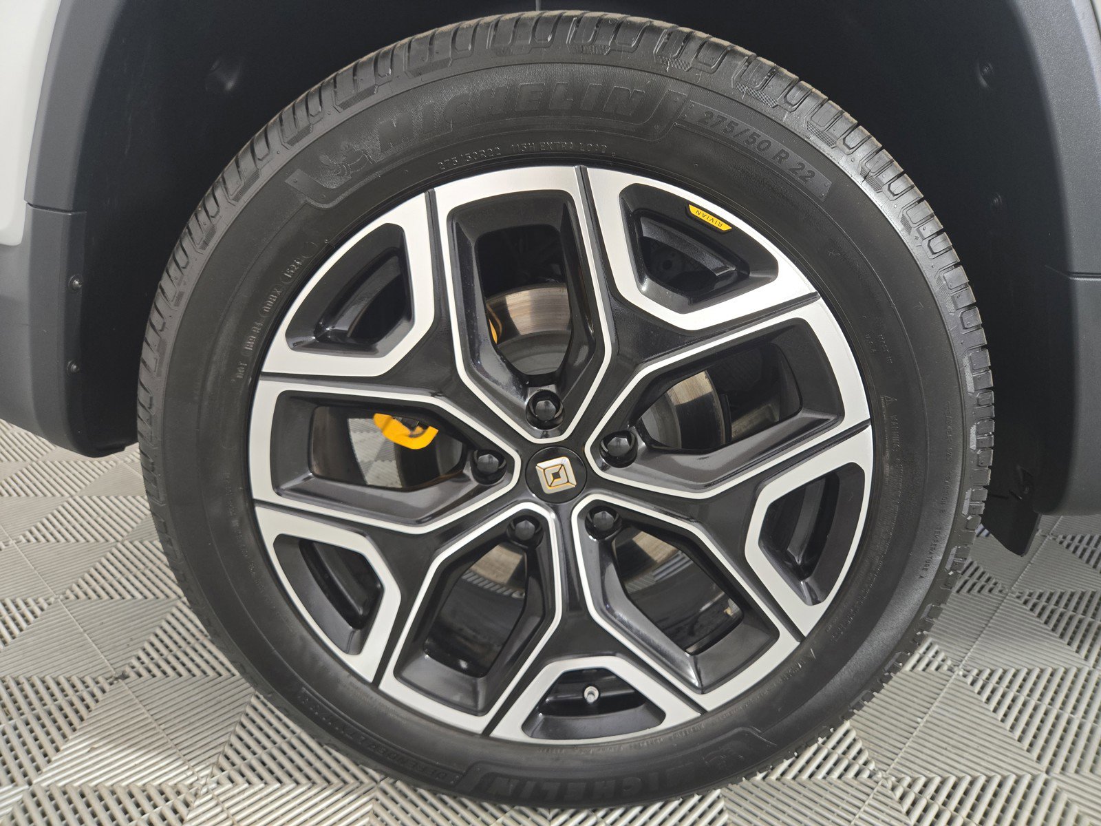 Used 2022 Rivian R1T Launch Edition image 12