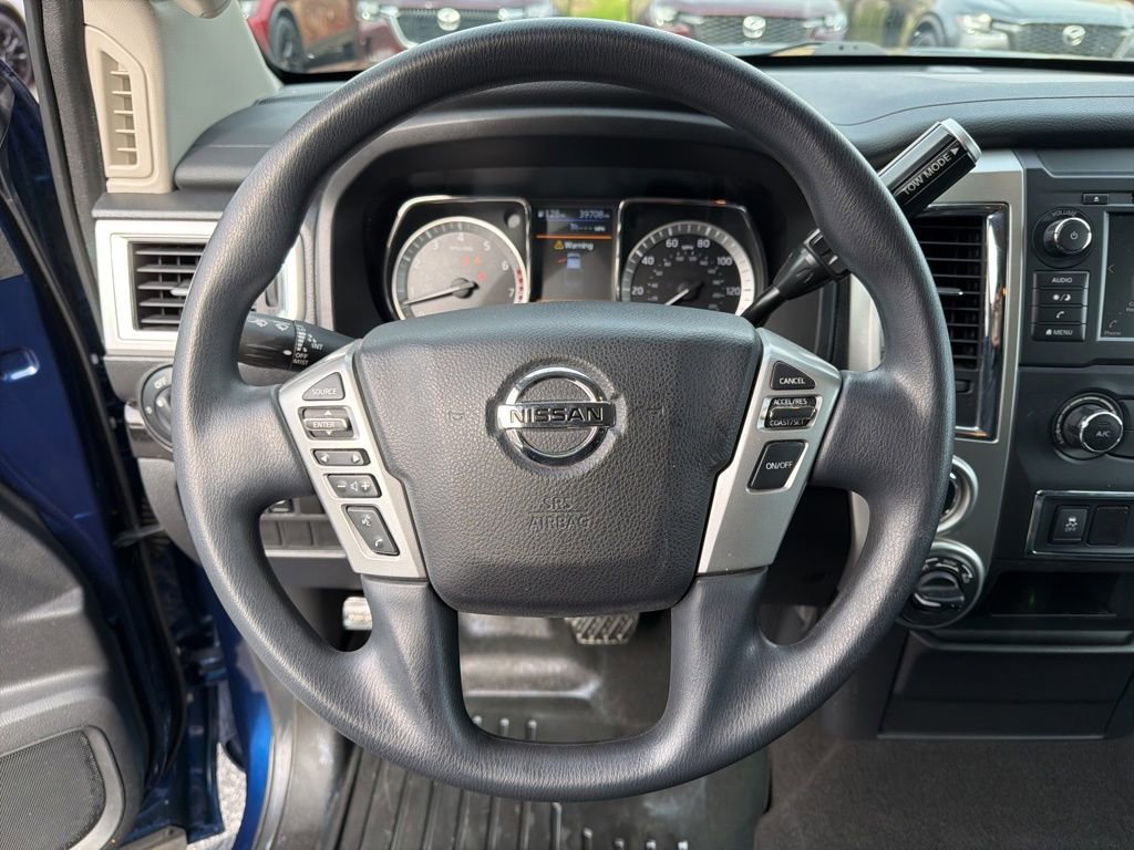 Used 2019 Nissan Titan SV image 14