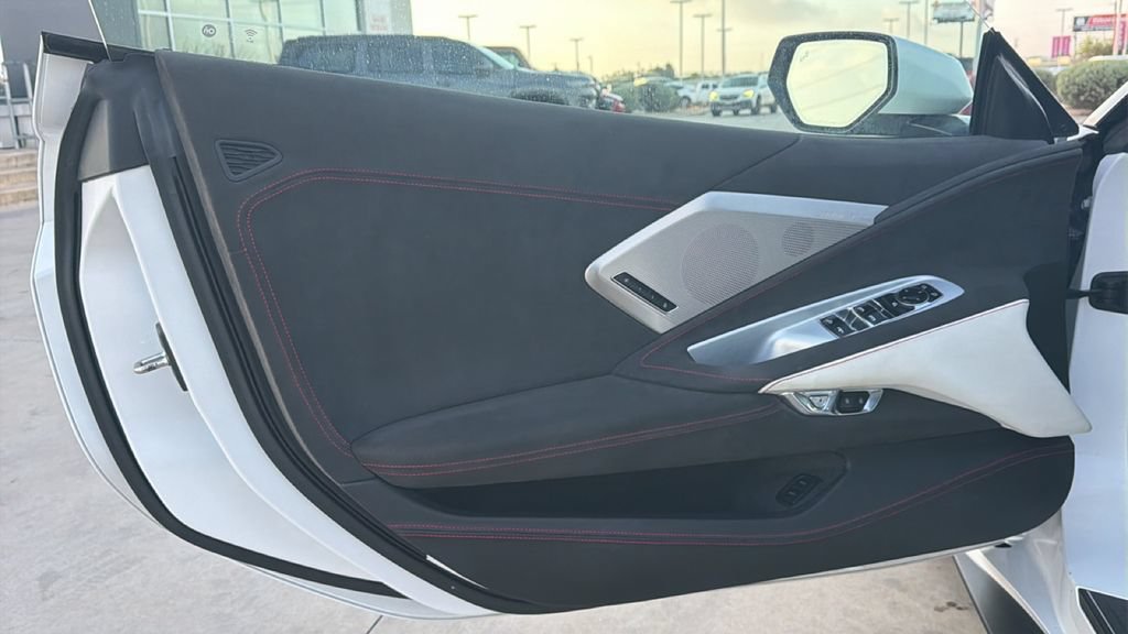 Used 2023 Chevrolet Corvette Stingray Premium Conv RWD image 17