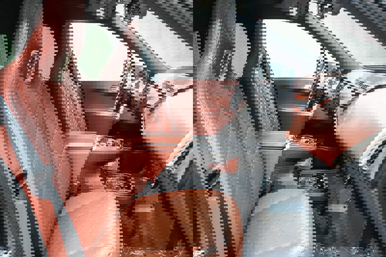 Used 2023 BMW iX xDrive50 w/ Sport Package image 17