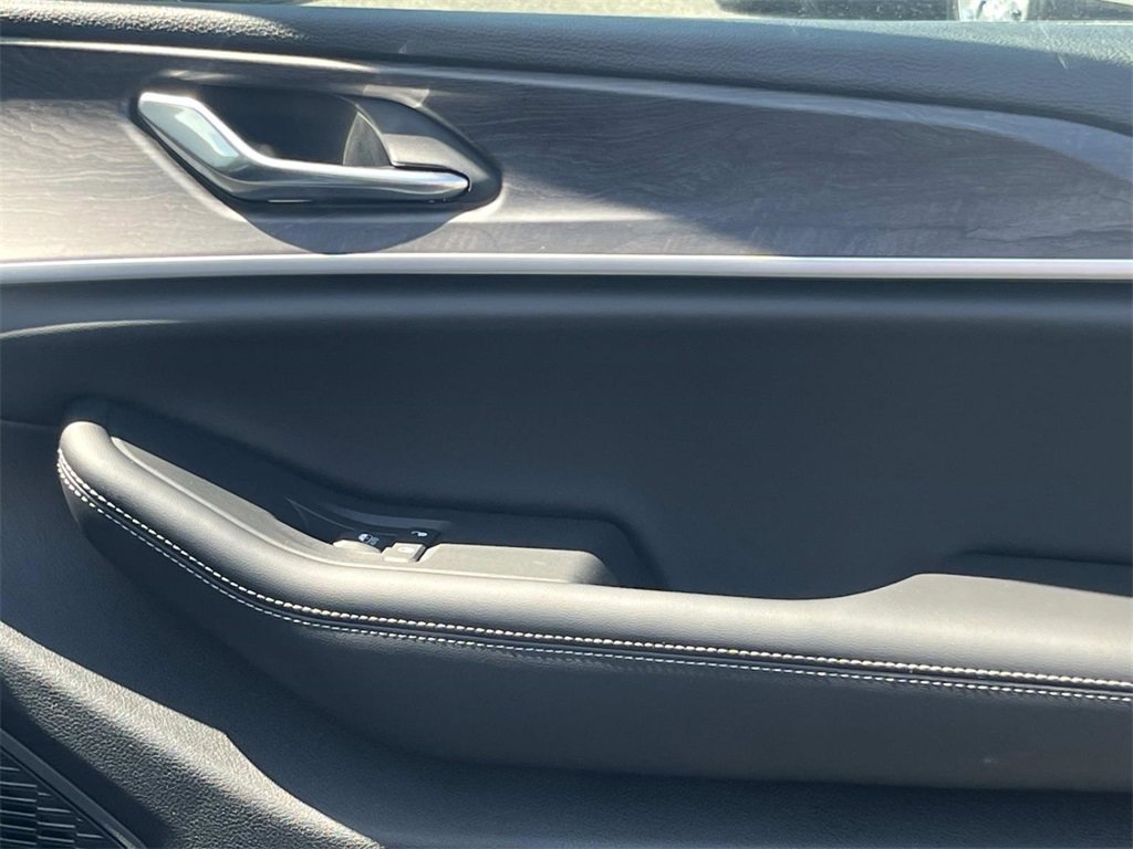 New 2025 Jeep Grand Cherokee Limited w/ Black Appearance Package image 19