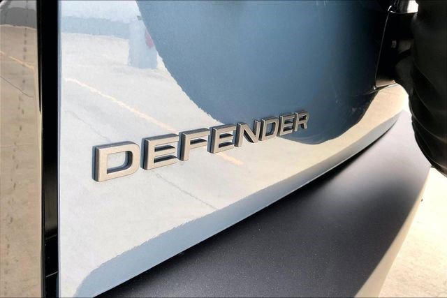 New 2026 Land Rover Defender 110 X-Dynamic SE image 9