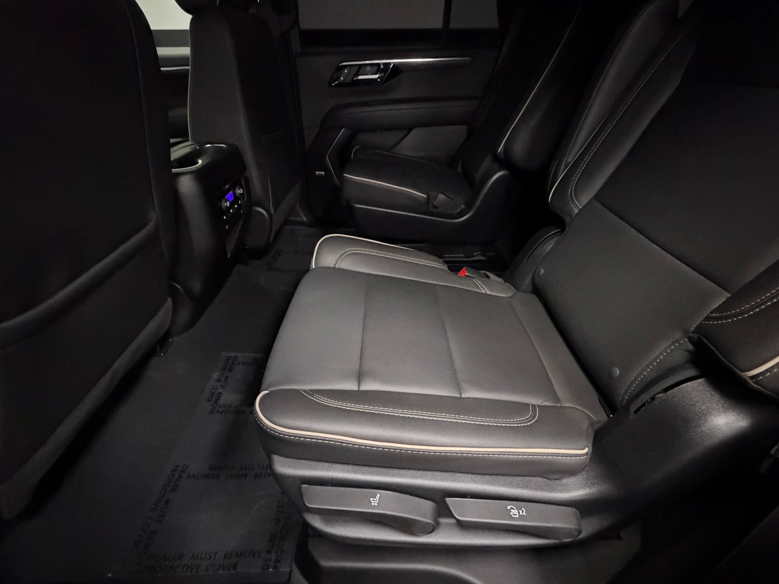 Used 2025 Chevrolet Tahoe Premier AWD/4WD image 40