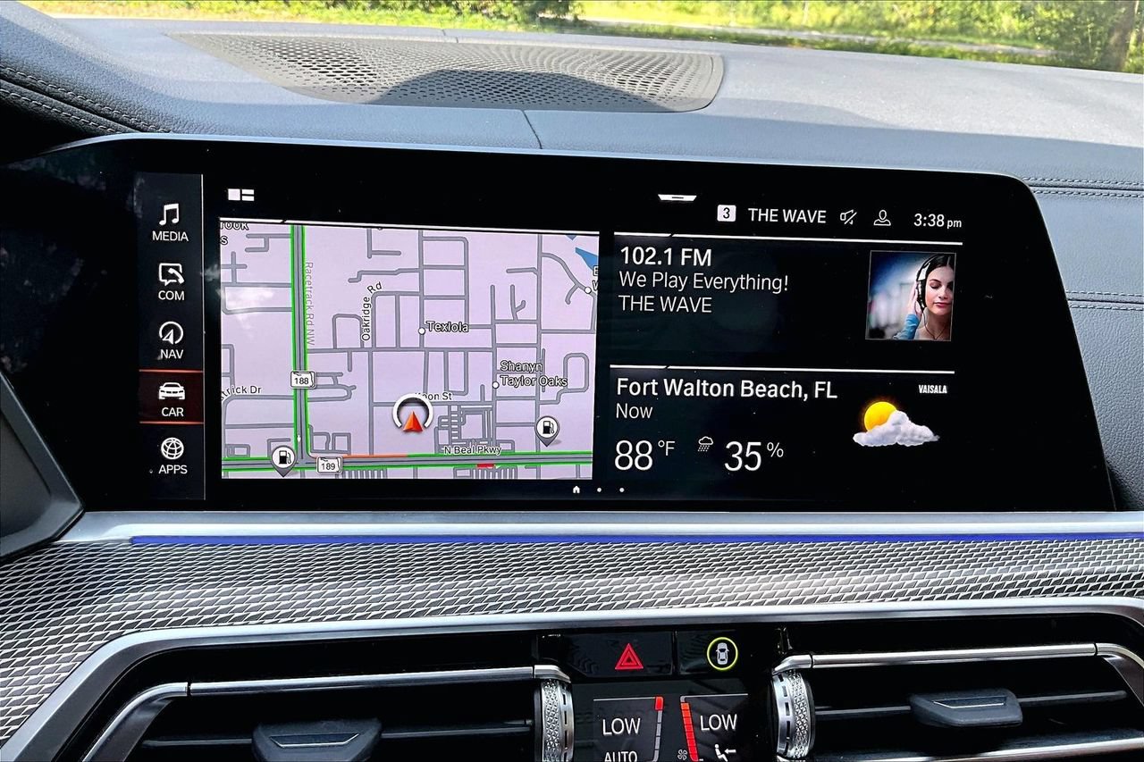 Used 2022 BMW X5 sDrive40i w/ M Sport Package RWD image 24
