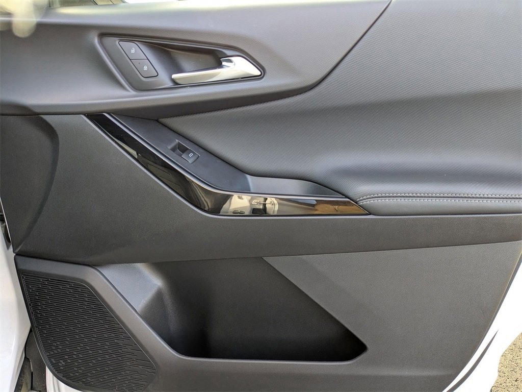 Used 2025 Chevrolet Equinox LT image 36