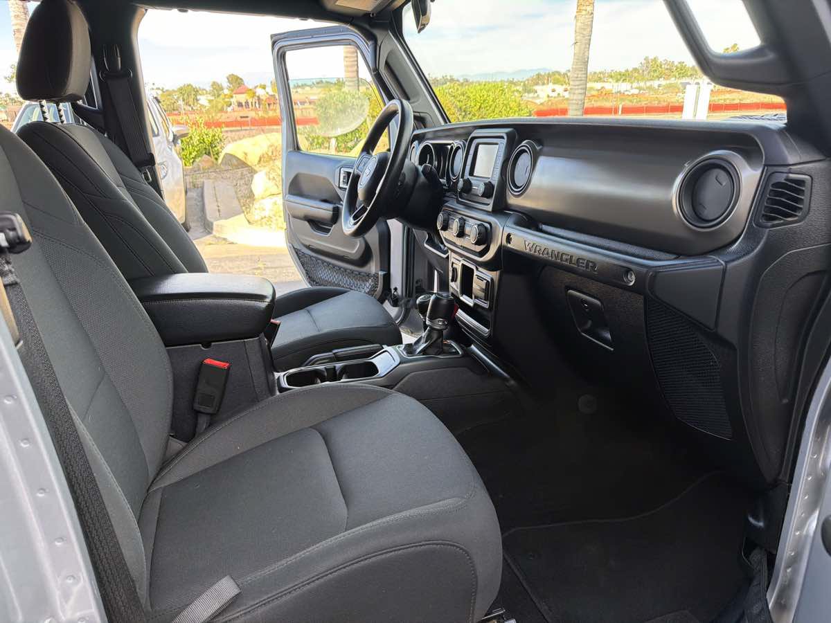 Used 2018 Jeep Wrangler Unlimited Sport AWD/4WD image 19