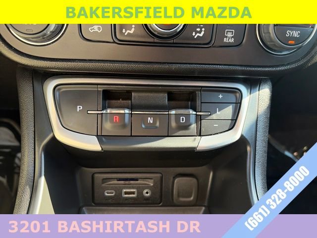 Used 2024 GMC Terrain SLT image 24