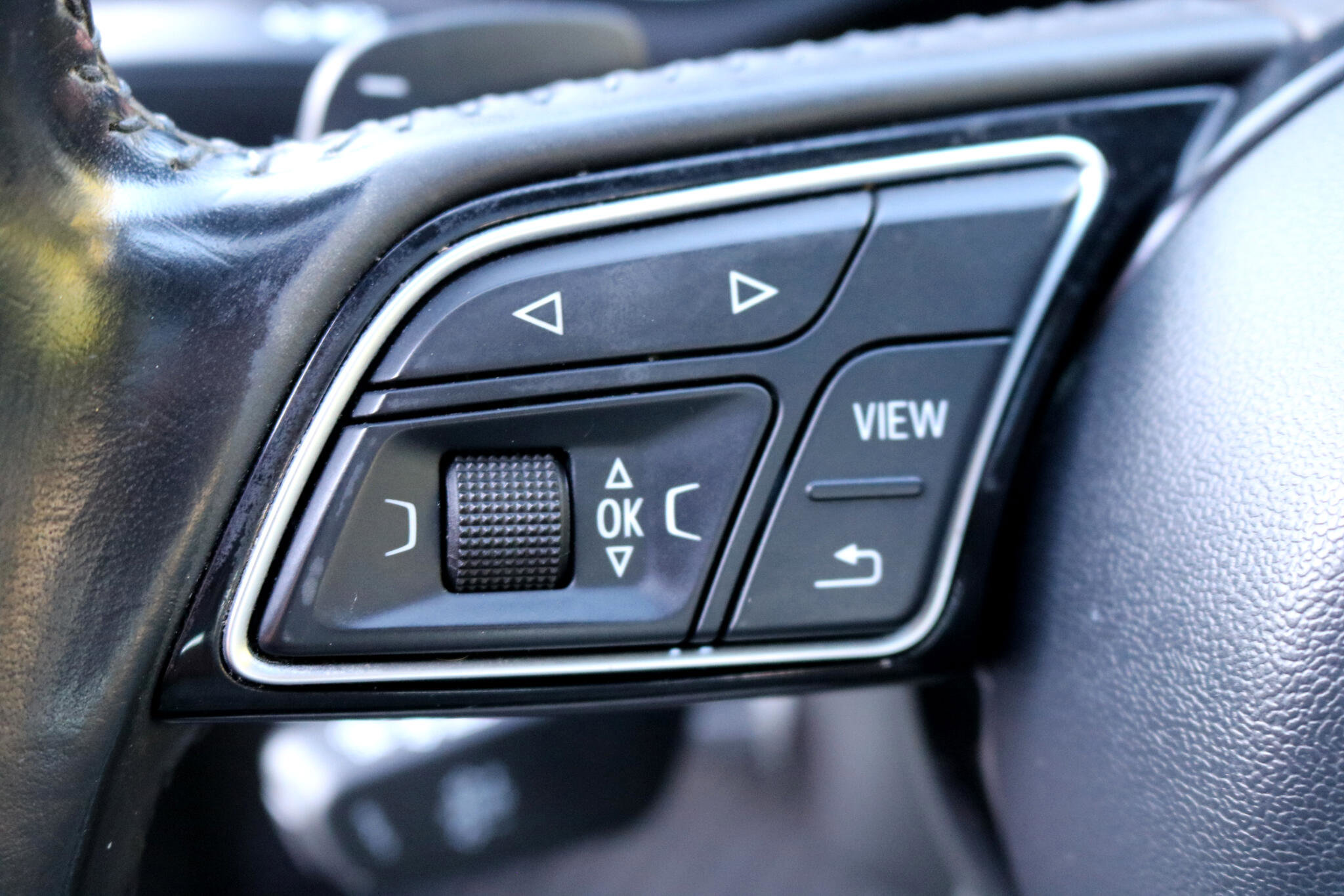 Used 2017 Audi A4 2.0T Premium Plus w/ Premium Plus Package image 31