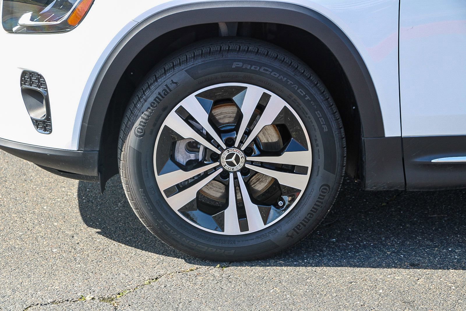 Used 2025 Mercedes-Benz GLB 250 4MATIC image 9