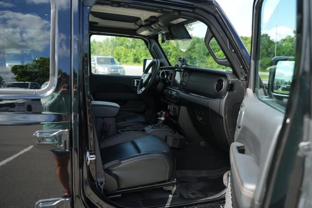 Used 2023 Jeep Gladiator Overland AWD/4WD image 18