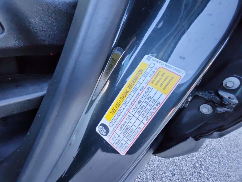 Certified 2021 Chevrolet Traverse LT image 37