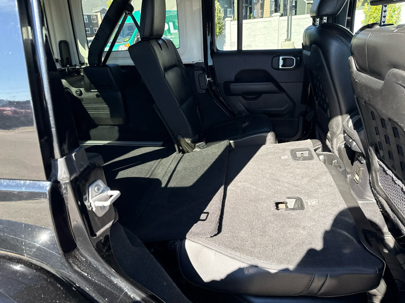 Certified 2022 Jeep Wrangler Unlimited Rubicon w/ Xtreme Recon 35" Tire Package AWD/4WD image 16
