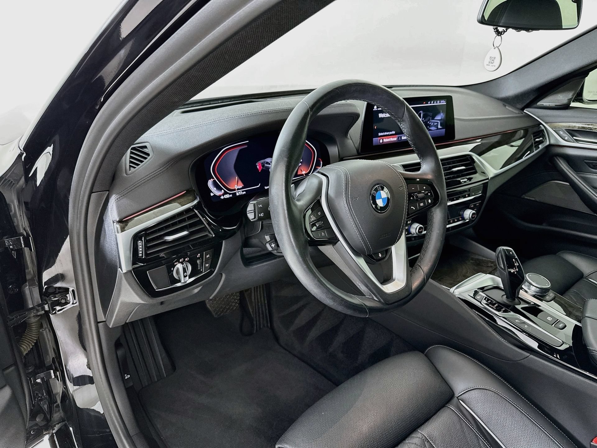 Used 2020 BMW 530i w/ Premium Package RWD image 10